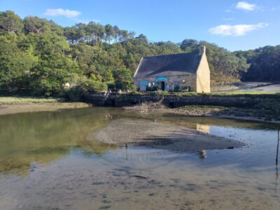 Moulin à marée de Pomper, Baden. Tidal mill of Pomper, Baden.